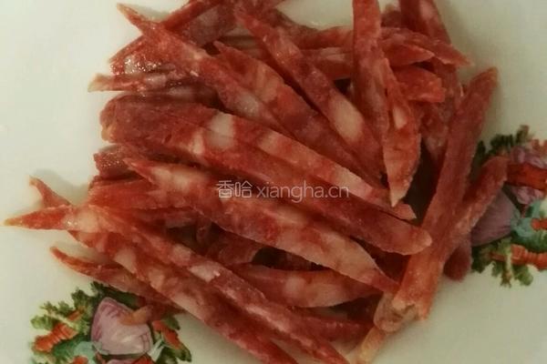 杏鲍菇炒腊肠的做法图解2