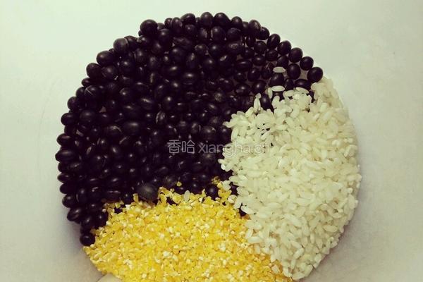 营养互补黑豆豆浆的做法图解1