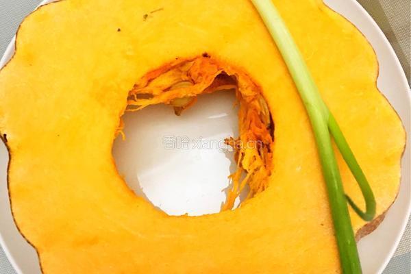 看图就想吃的「香煎小葱南瓜饼」的做法图解1