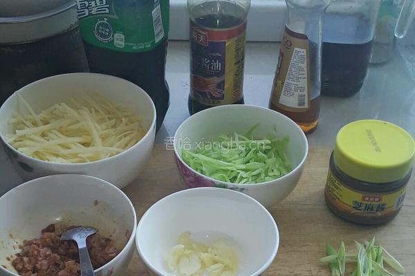 开胃凉面的做法图解1