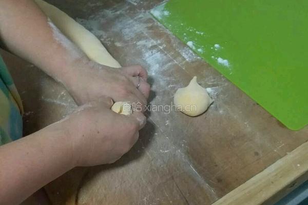 南瓜花卷的做法图解5