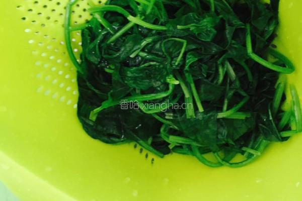 炒菠菜的做法图解2