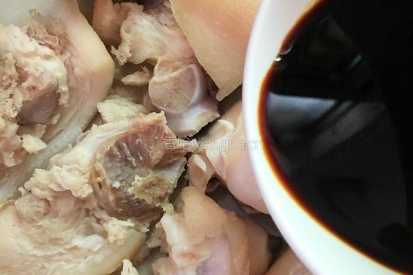 电饭煲猪蹄的做法图解7