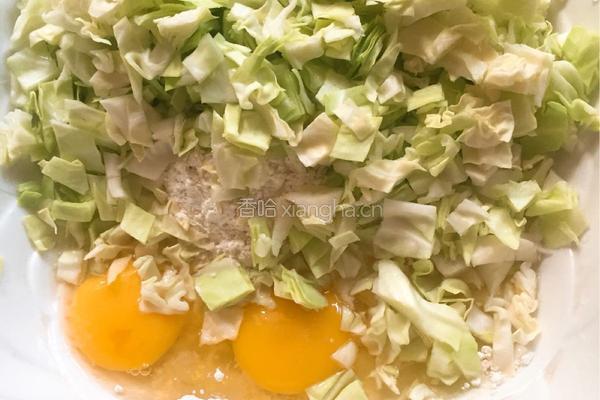 包菜鸡蛋煎饼的做法图解2