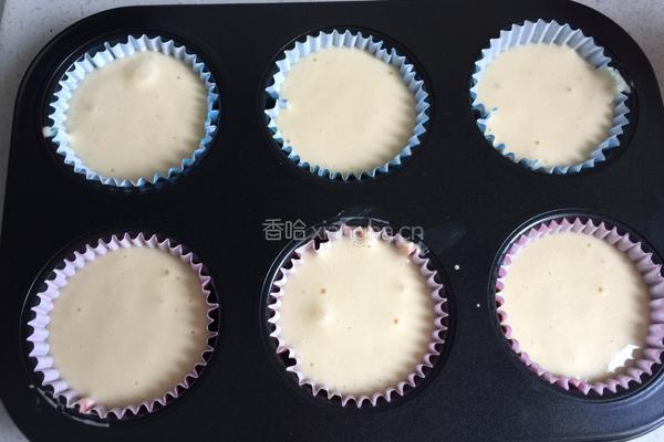 奶香小蛋糕的做法图解7