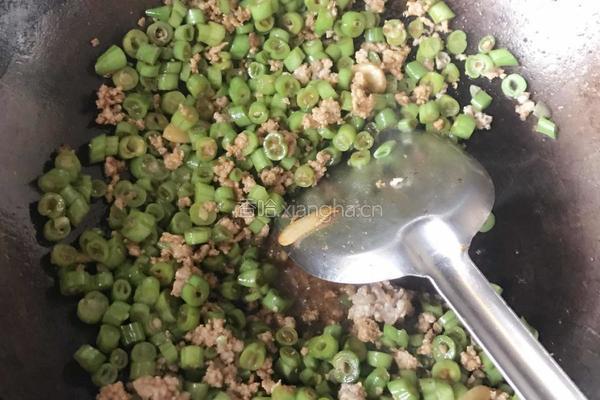 肉末芸豆橄榄菜的做法图解10