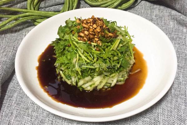 青瓜拌香菜
