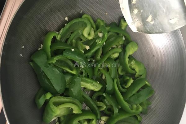 青椒炒肉的做法图解5
