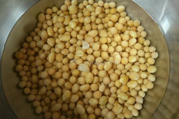 黄豆猪蹄饭的做法图解1