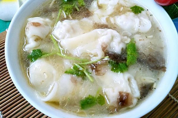 排骨汤馄饨的做法图解1