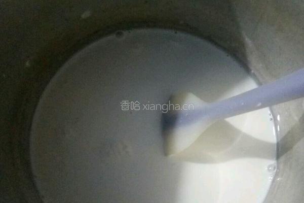 椰蓉牛奶椰汁糕的做法图解4