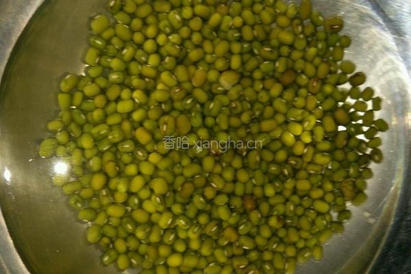绿豆汤的做法图解1