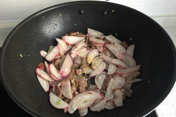 水萝卜炒肉的做法图解7