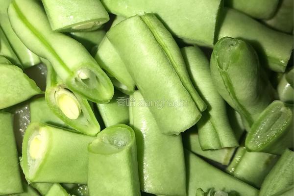 扁豆炖五花的做法图解1