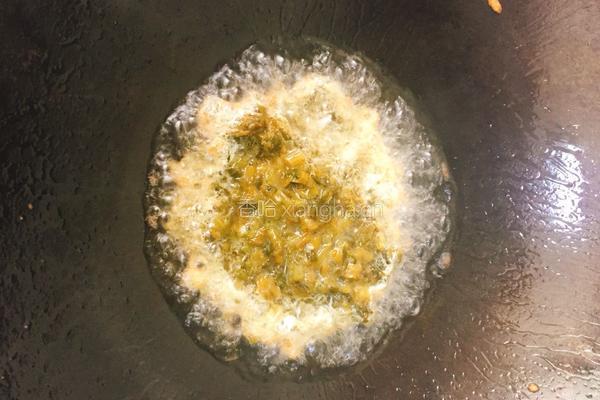 雪菜煎鸡蛋的做法图解3