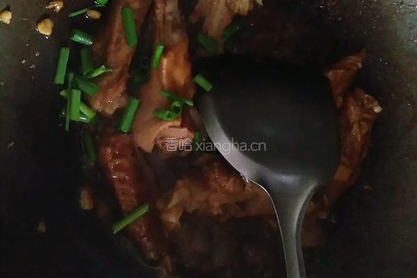 青葱炒鸭翅的做法图解3