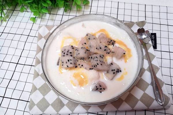 火龙果炼乳沙冰的做法图解7