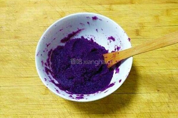 自制鸡蛋紫薯糕的做法图解2