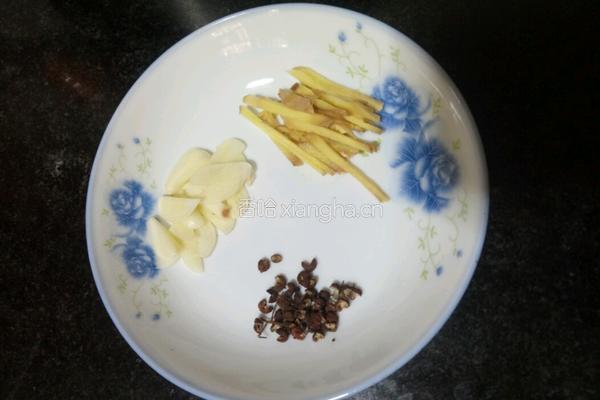 青椒炒猪头肉的做法图解4