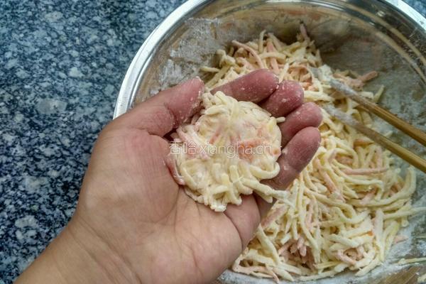 土豆胡萝卜丝饼的做法图解6