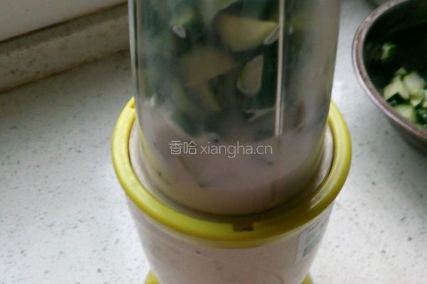 清爽黄瓜饼的做法图解3