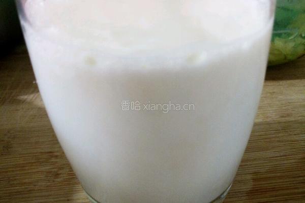 李子牛奶蛋花汁的做法图解4