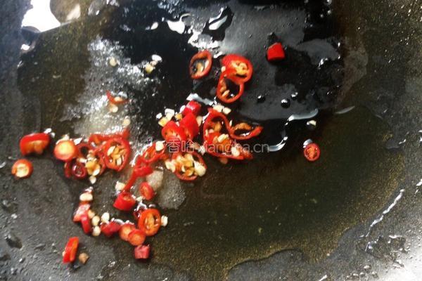 百合芹菜炒肉丝的做法图解6