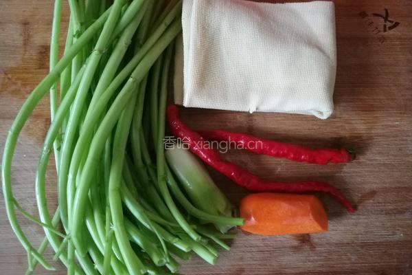 空心菜炒豆皮的做法图解1