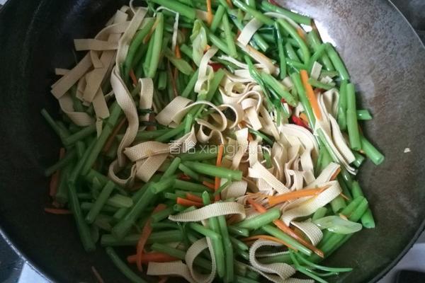 空心菜炒豆皮的做法图解6