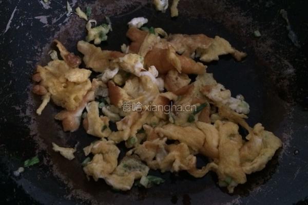 鸡蛋炒米饭的做法图解3