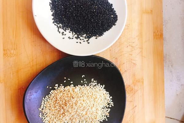 黑白芝麻寿司的做法图解3