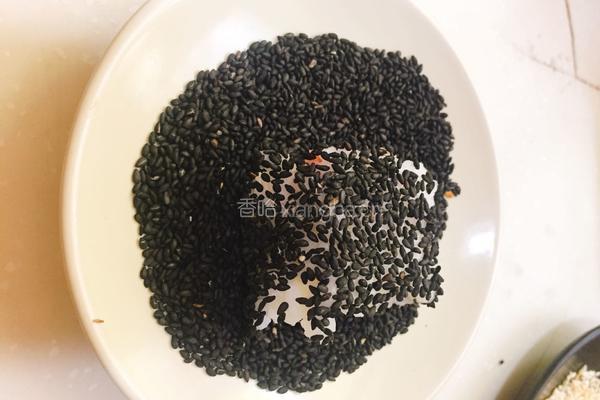 黑白芝麻寿司的做法图解9