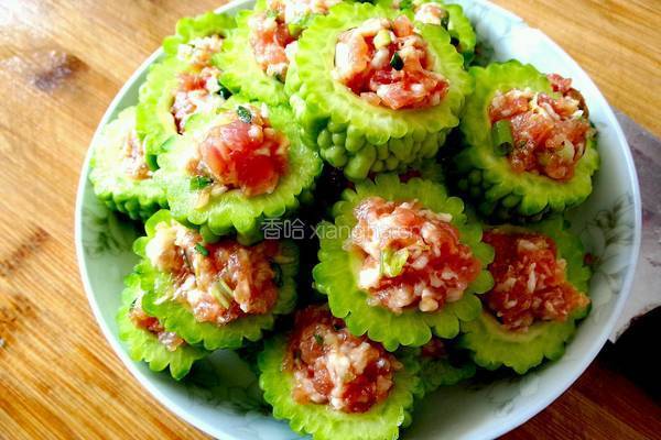 肉馅酿苦瓜的做法的做法图解1