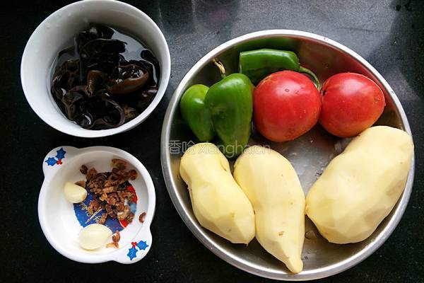 烧土豆的做法图解1