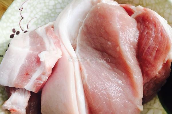 炸肉丸的做法图解1
