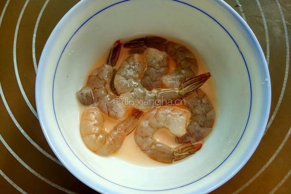 香菇虾仁三色藜麦饭团的做法图解2