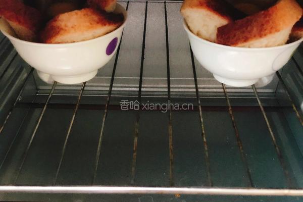 鸡蛋吐司杯的做法图解4