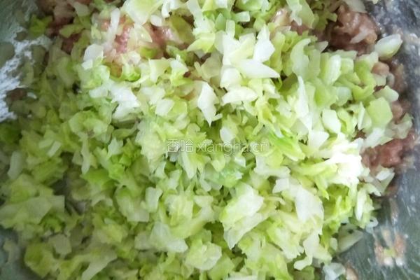 猪肉包菜馅包子的做法图解8