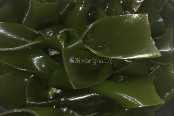 白芸豆海带筒骨汤的做法图解2