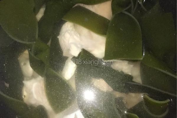 白芸豆海带筒骨汤的做法图解4