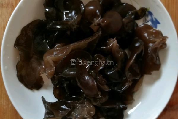 爽口大拌菜的做法图解2