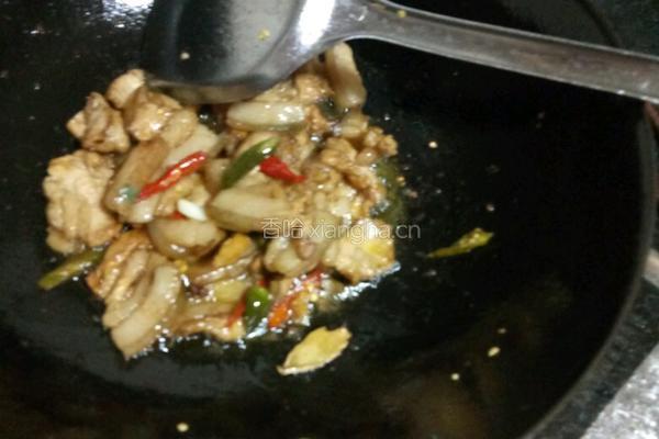 干茶树菇炒五花肉的做法图解3