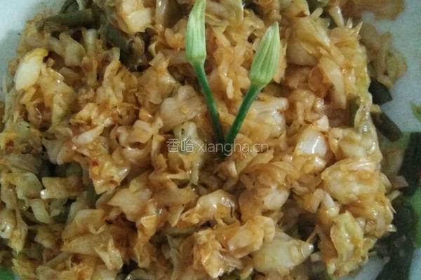 酸豆角炒包心菜的做法图解8