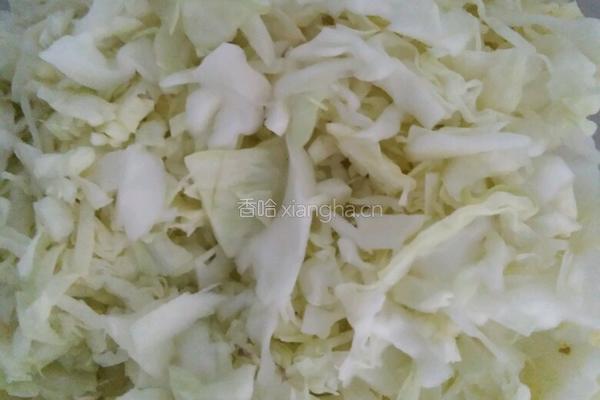 酸豆角炒包心菜的做法图解1