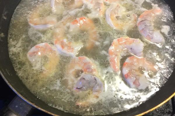 上汤虾仁咸蛋白菜的做法图解8