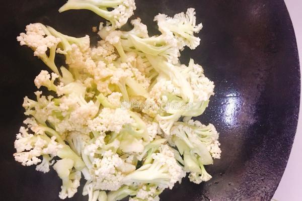 爆炒蒜泥花菜的做法图解3