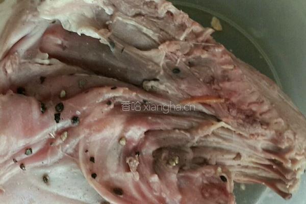秘制橙香烤鸭腿(分享烤鸭腿不干不柴方法)的做法图解2