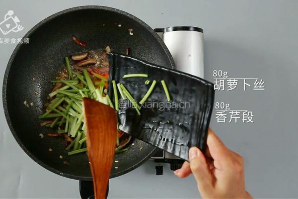 营养健康的美味小炒 腊肉蔬菜炒年糕的做法图解7