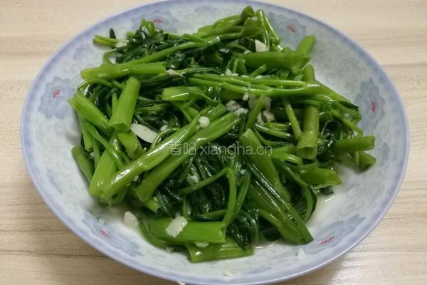 腐乳蒜蓉炒空心菜的做法图解5