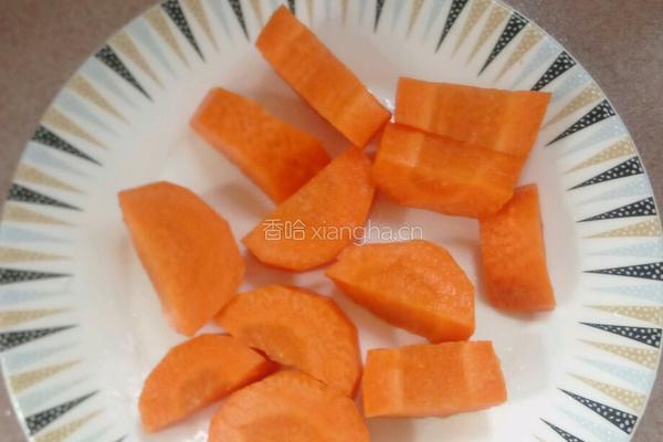 胡萝卜银耳汤的做法图解2